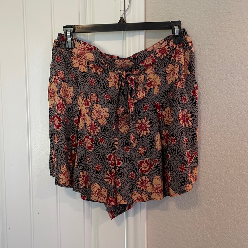 Angie Shorts- like new condition